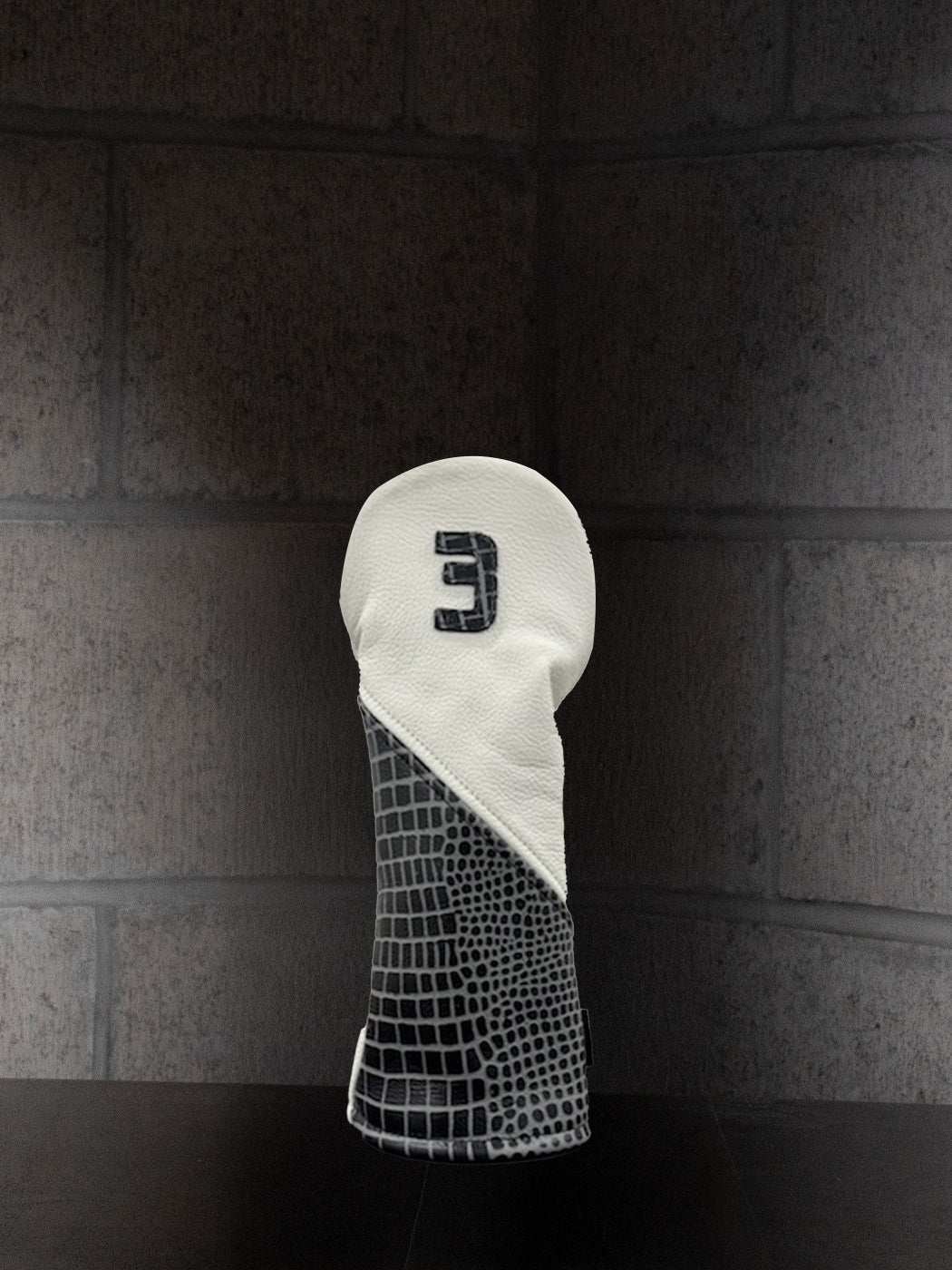 White and Black Gator Fairway