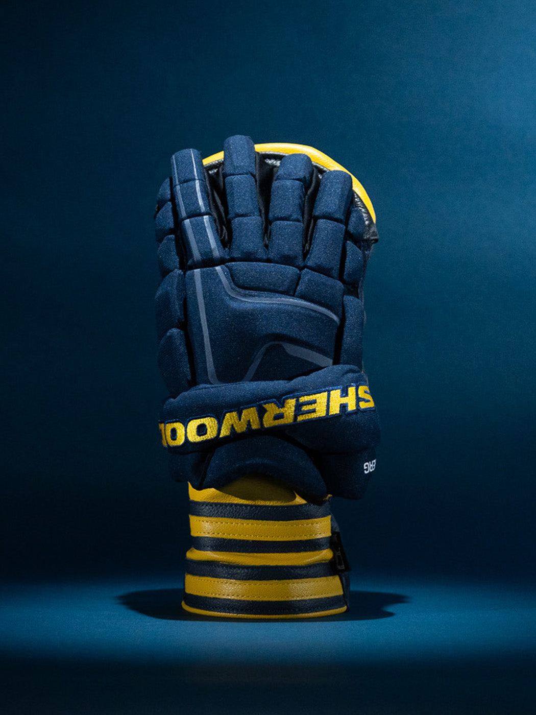 Sherwood x Dormie Stenberg Hockey Glove Teardown Headcover